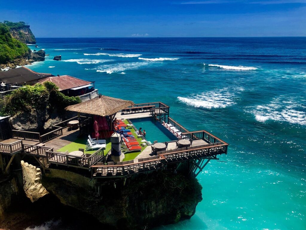 Blue Point Beach/Suluban Beach - Where is it located and What to Expect from this Beautiful Beach 3 Pantai Blue Point