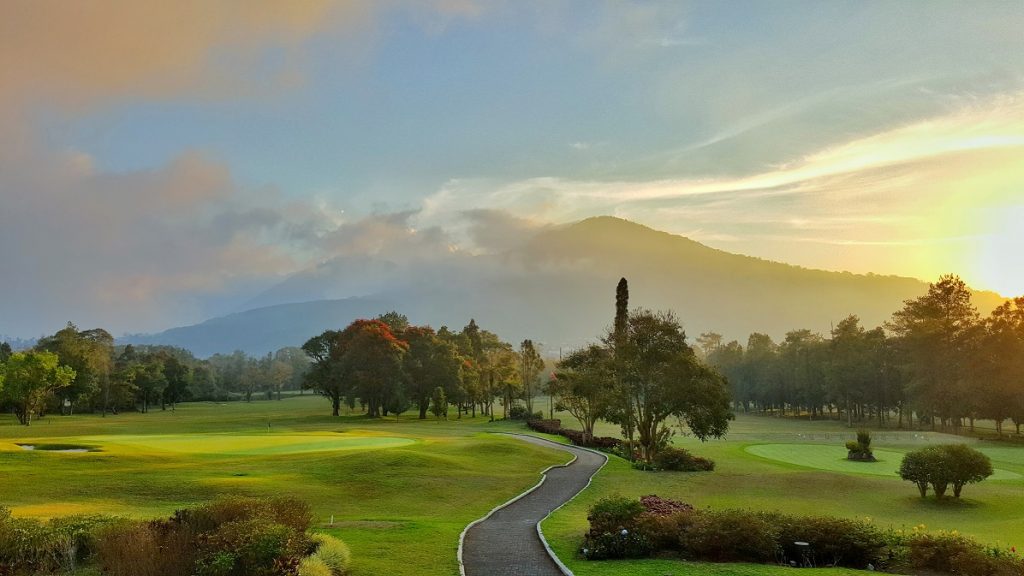 Bali Handara Gate - Golf Resort and it's Iconic Entrance - Bedugul's Hidden Gem 3 Handara Golf Course dan Resort Bali During Sunset