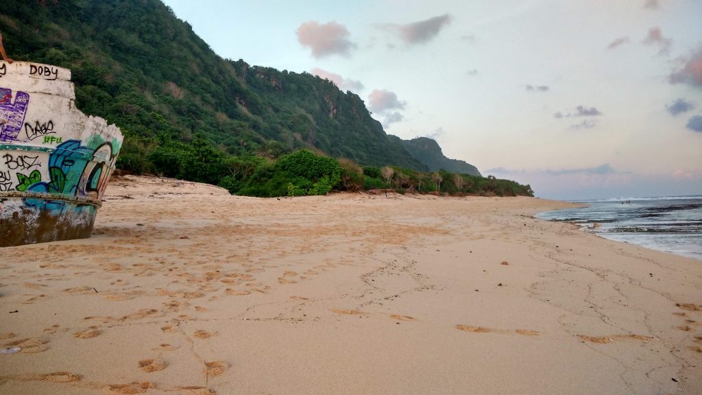 Pantai Nyang Nyang – Pantai Terbersih dan Terindah Di Seluruh Bali 1 nyang nyang beach