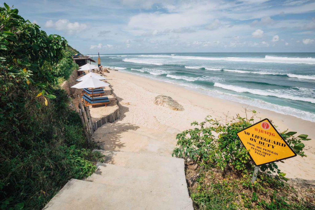 Pantai Nyang Nyang – Pantai Terbersih dan Terindah Di Seluruh Bali 5 nyang nyang beach 3
