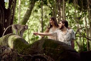 photo gallery couple surf with monkey