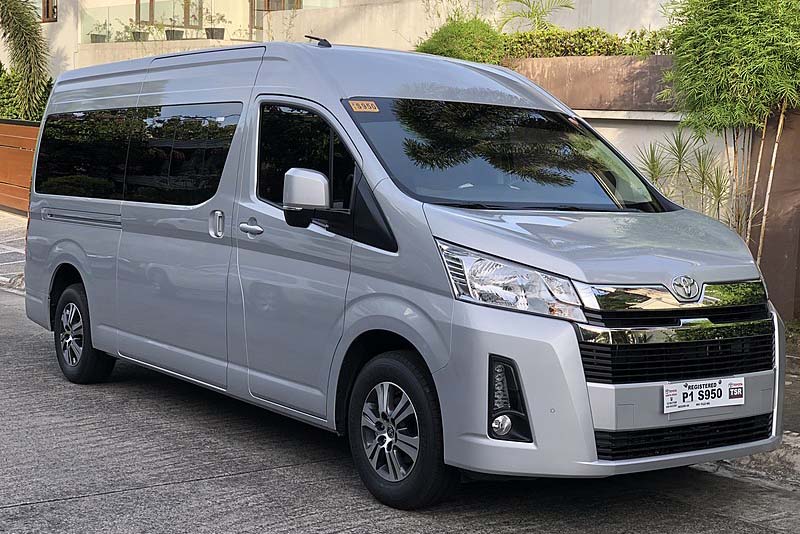 Toyota_HiAce_1