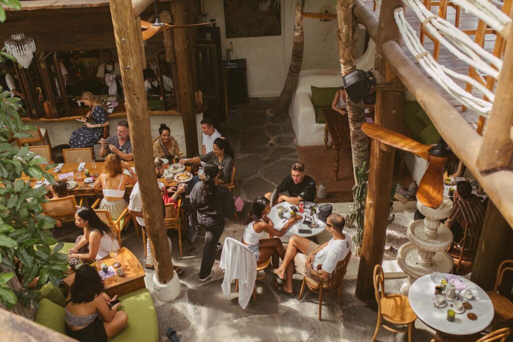 5 Kafe Terbaik di Pererenan, Canggu – Perpaduan Sempurna antara Kopi, Hidangan, dan Suasana 1 woods pererenan bali