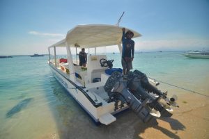 The Boat for Manta Hunt