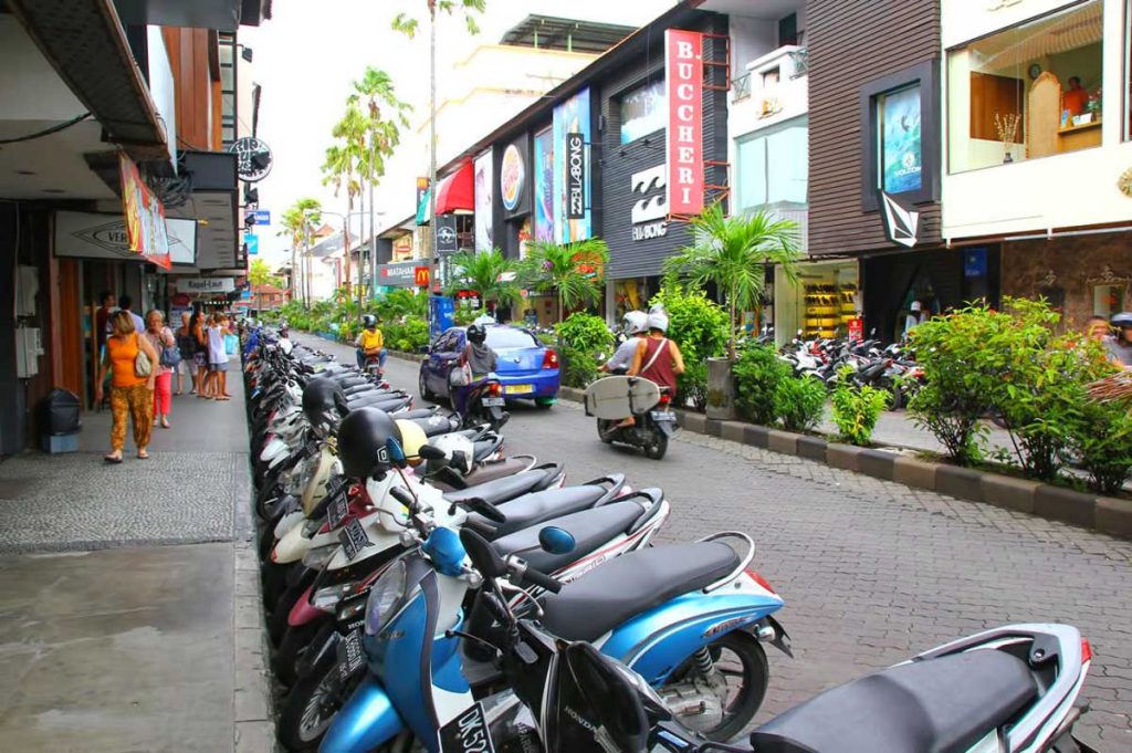 Незабываемый отпуск с малышами на Бали 8 kuta street bali