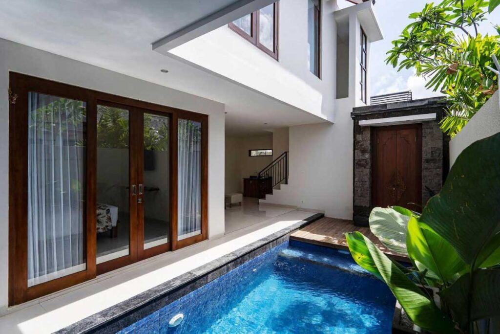 Villa-Villa di Kuta dengan Kolam Renang Pribadi: Dari Tempat Peristirahatan Mewah hingga Tempat Peristirahatan Ramah Anggaran 14 calna villa 1