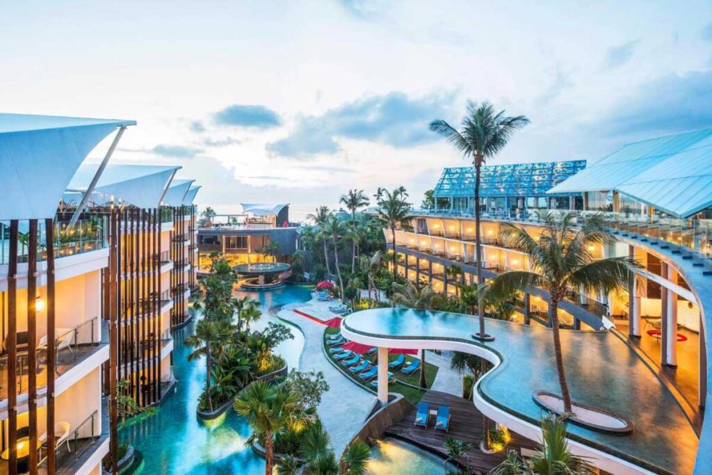 5-Star Bali's Oceanfront Elegance: Luxury Retreats Await 13 le meridien bali jimbaran 1