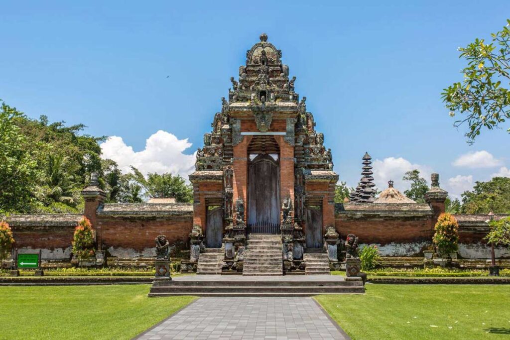 Pura Taman Ayun Bali: Unveiling the Sacred Water Temple of Mengwi 1 pura taman ayun, taman ayun temple