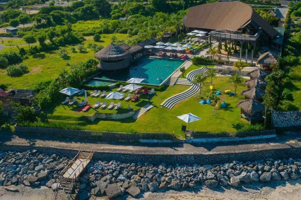 Mengulik 10 Beach Club Terbaik di Nusa Dua untuk Liburan Musim Panas yang Tak Terlupakan 3 roosterfish 1
