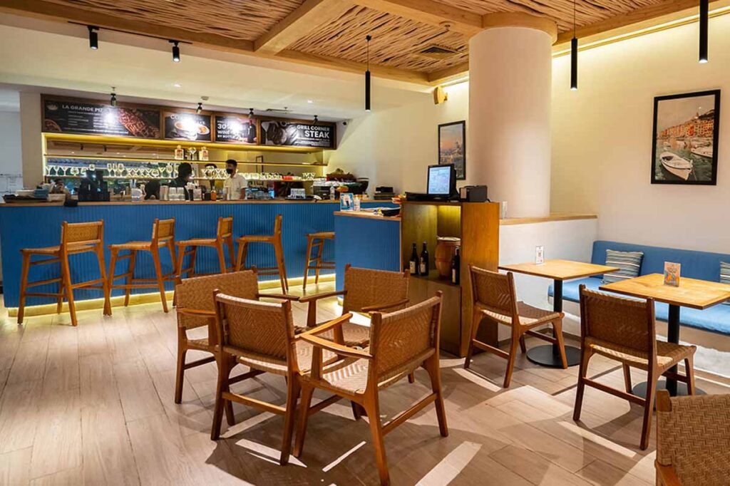 尽享美食: 不可错过的库塔八大餐厅 1 top 8 restaurants in kuta