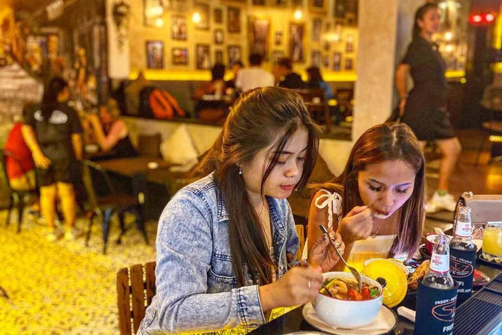 尽享美食: 不可错过的库塔八大餐厅 2 stakz bar & grill
