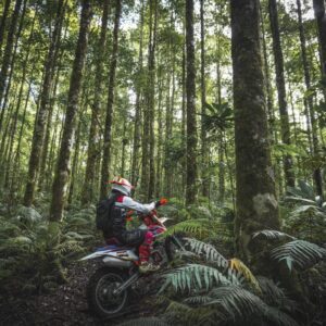 8 Hours KLX 150cc (Kintamani Black Lava/Rubber Forest)