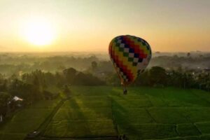 Hot Air Balloon Bali: Sunrise Flights, Prices & Booking Tips (2025 Guide)