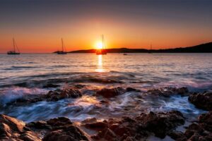 9 Pantai Sumba yang Tak Terjamah: Pantai Rahasia untuk Petualangan